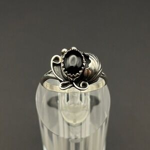 Vintage Native Black Onyx Ring‎ Floral Boho Minimalist